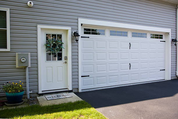 24/7 Emergency Garage Door Panel Replacement experts in Easton, MD